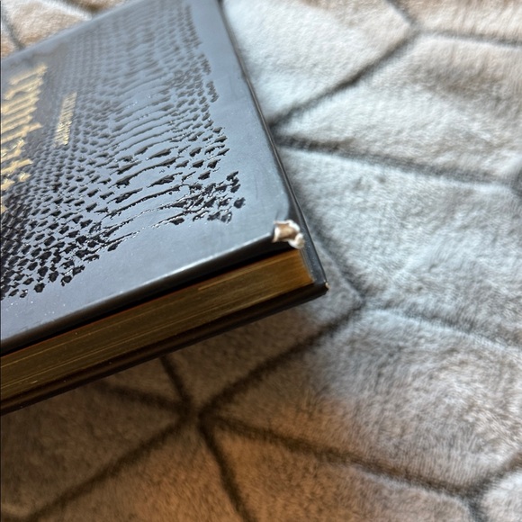 Taylor Swift RARE Reputation VIP Book Hardcover Rep Coffee Table Book Gold - Picture 6 of 6